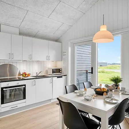 Antonelle - From The Sea By Interhome *